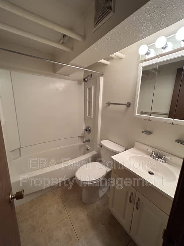 220 Loraine Ave – photo 5