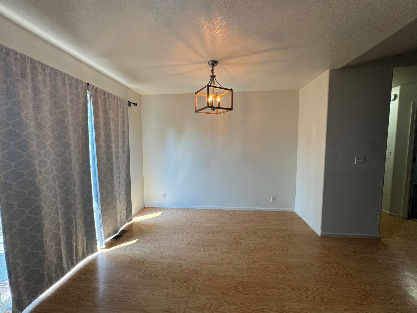 3 bedroom Home in Sutherlin – photo 4