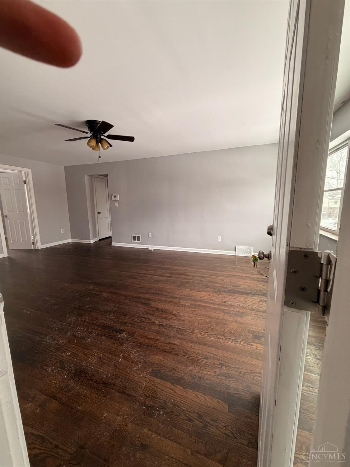 5401 Newfield Avenue – photo 4