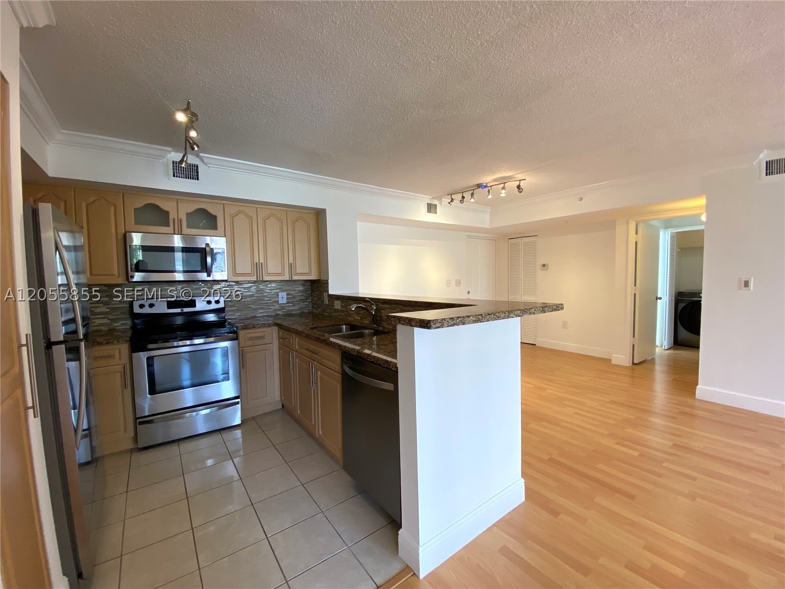 4560 NW 107th Ave – photo 3