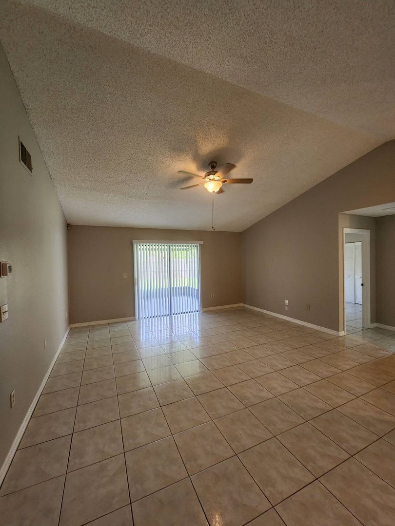 Move-In Ready Poinciana Gem with a Brand-New Kitchen & Screened Porch! – photo 5