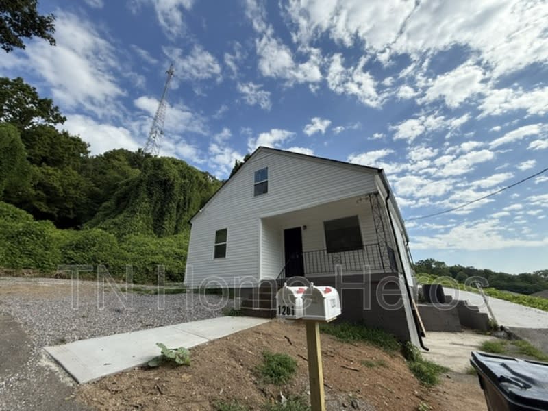 1201 Karnes Avenue – photo 1