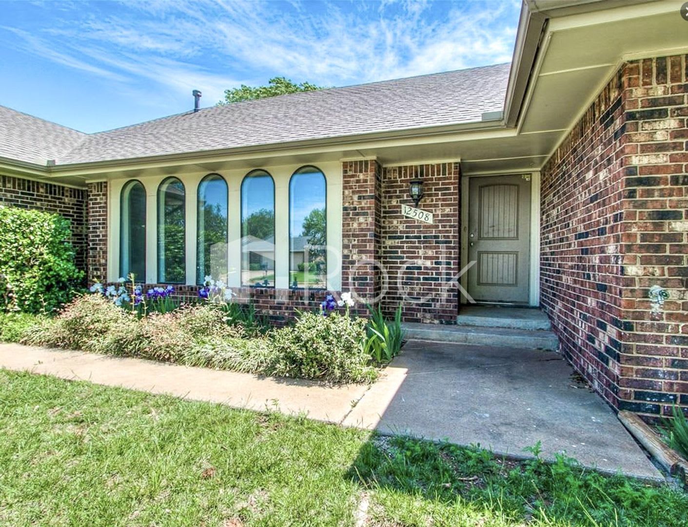 Spacious 4-Bedroom 3-Bathroom Home – photo 1