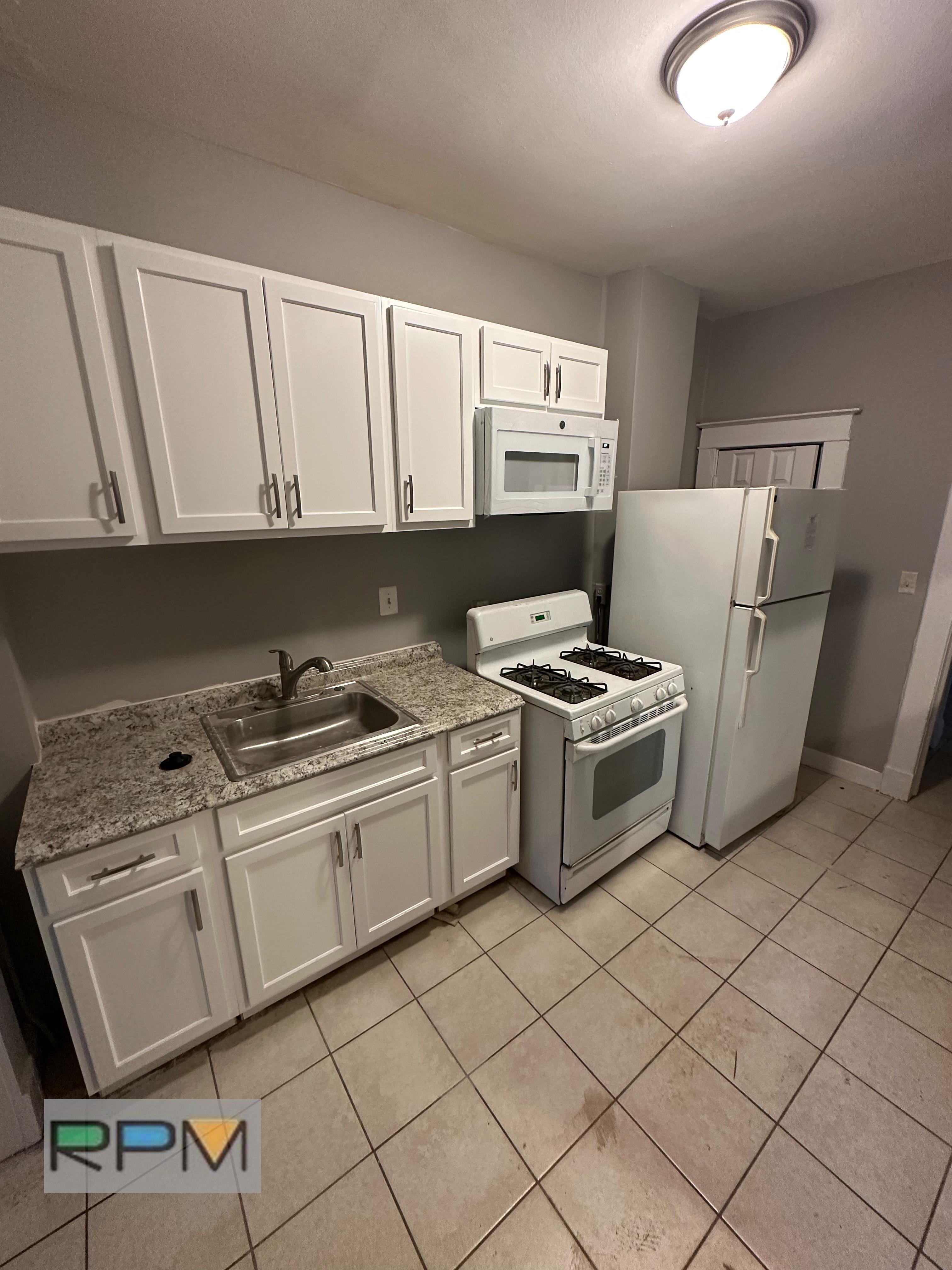 3232 Presstman St – photo 4