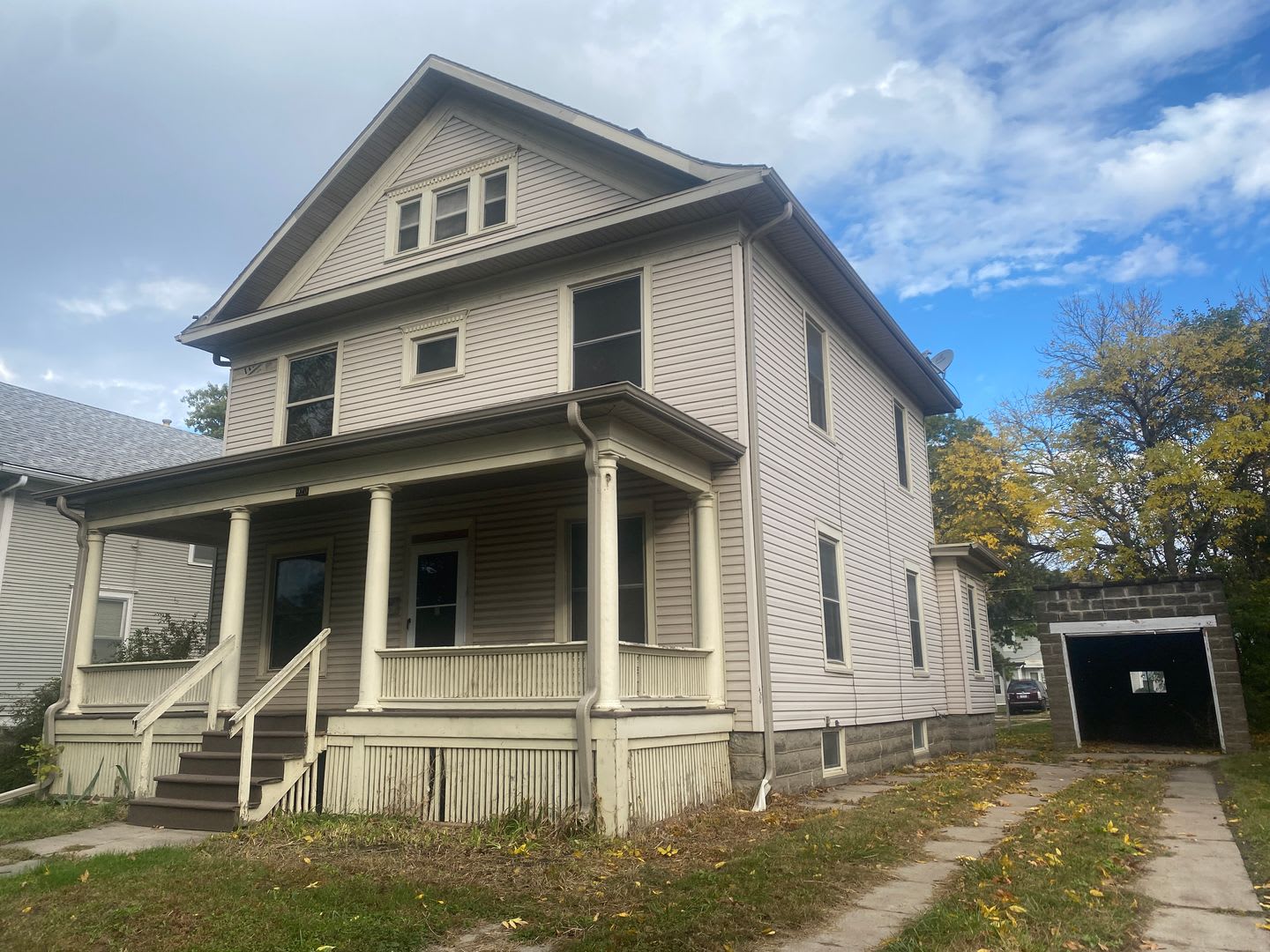 Charming 4-Bedroom Historic Home Near Downtown! – photo 2