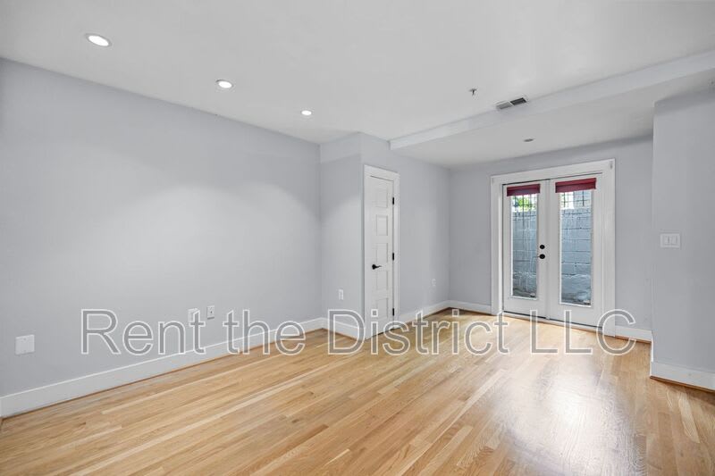 1109 M St NW Unit #1 – photo 5