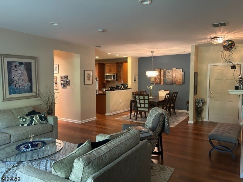 8 Quarry Dr – photo 1