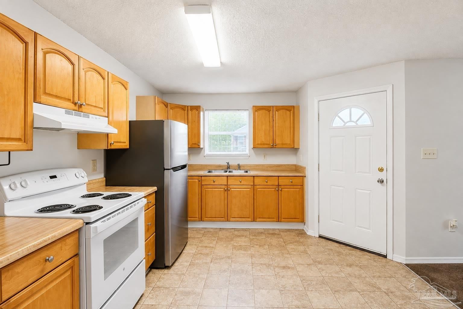 624 N G St – photo 4