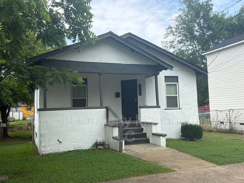 557 N Willow St – photo 1