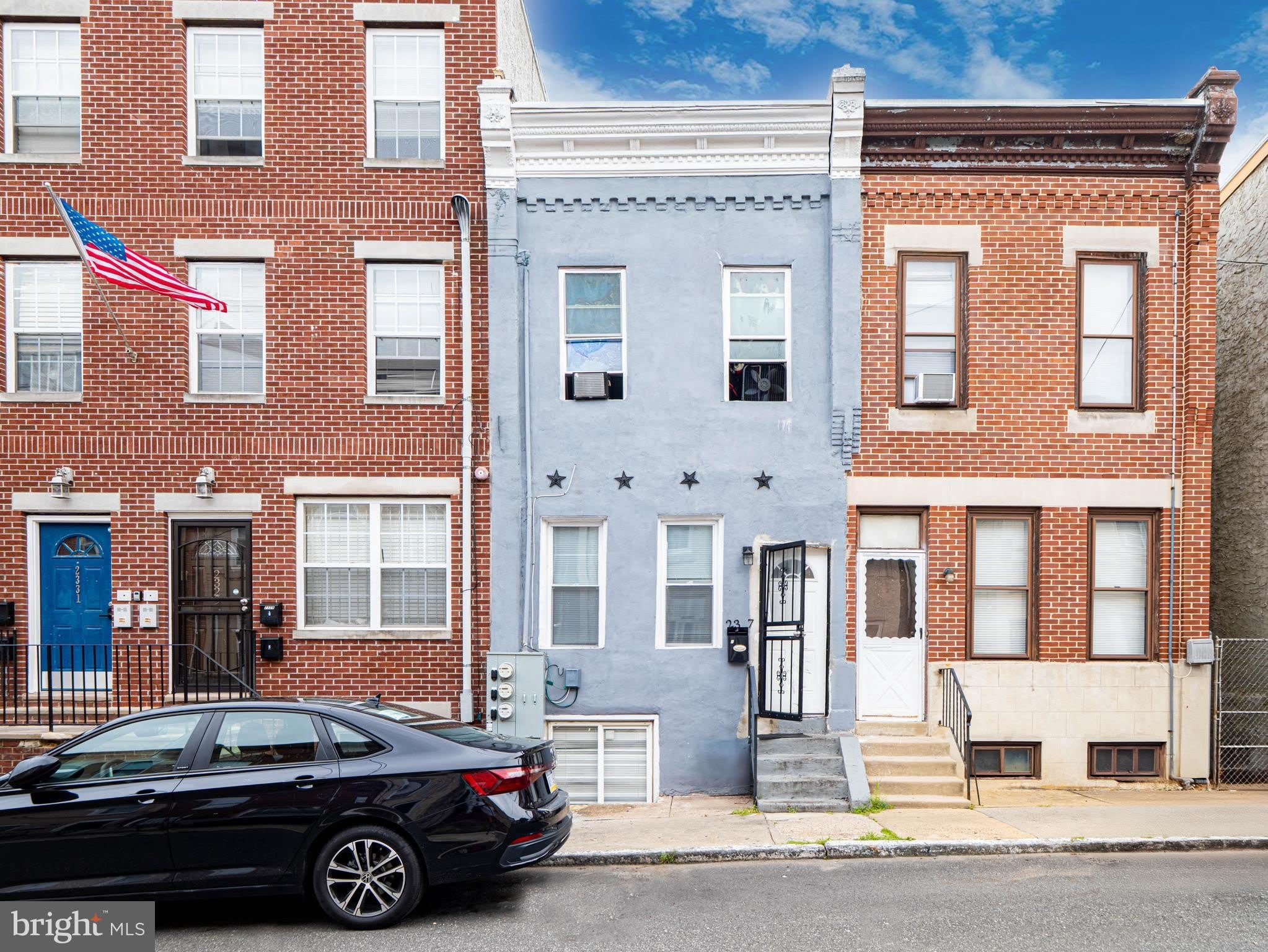 2327 N CARLISLE Street – photo 4