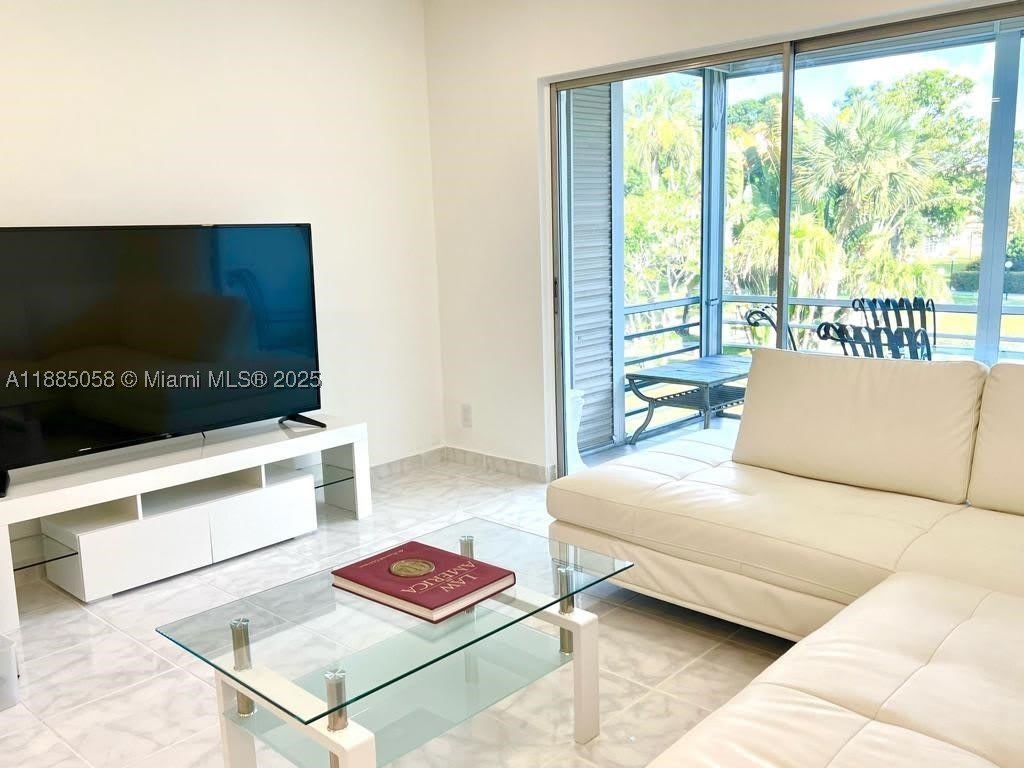 5051 W Oakland Park Blvd – photo 2