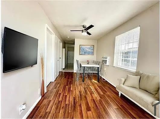 420 DOUGLASS Avenue – photo 2