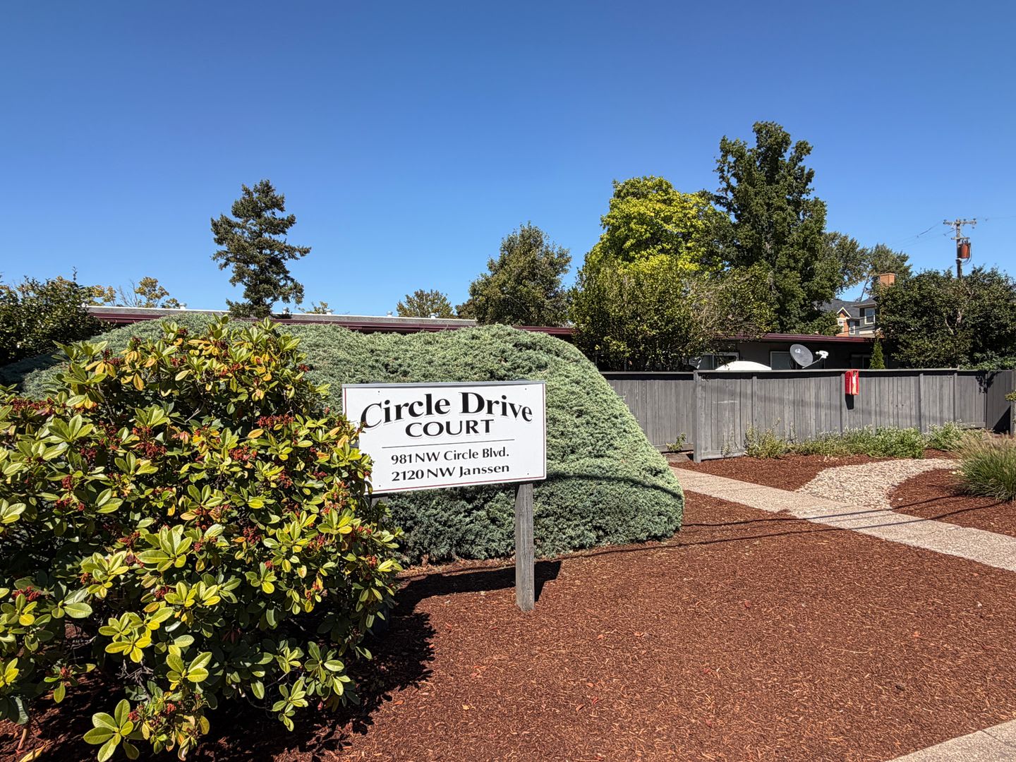 (690) Circle Court – photo 2