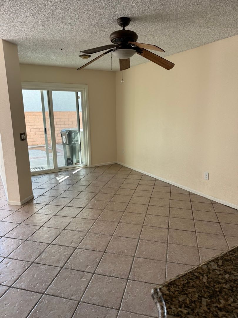 Beautiful 3 Bedroom House in Private Fontana Area CA 92337 – photo 3