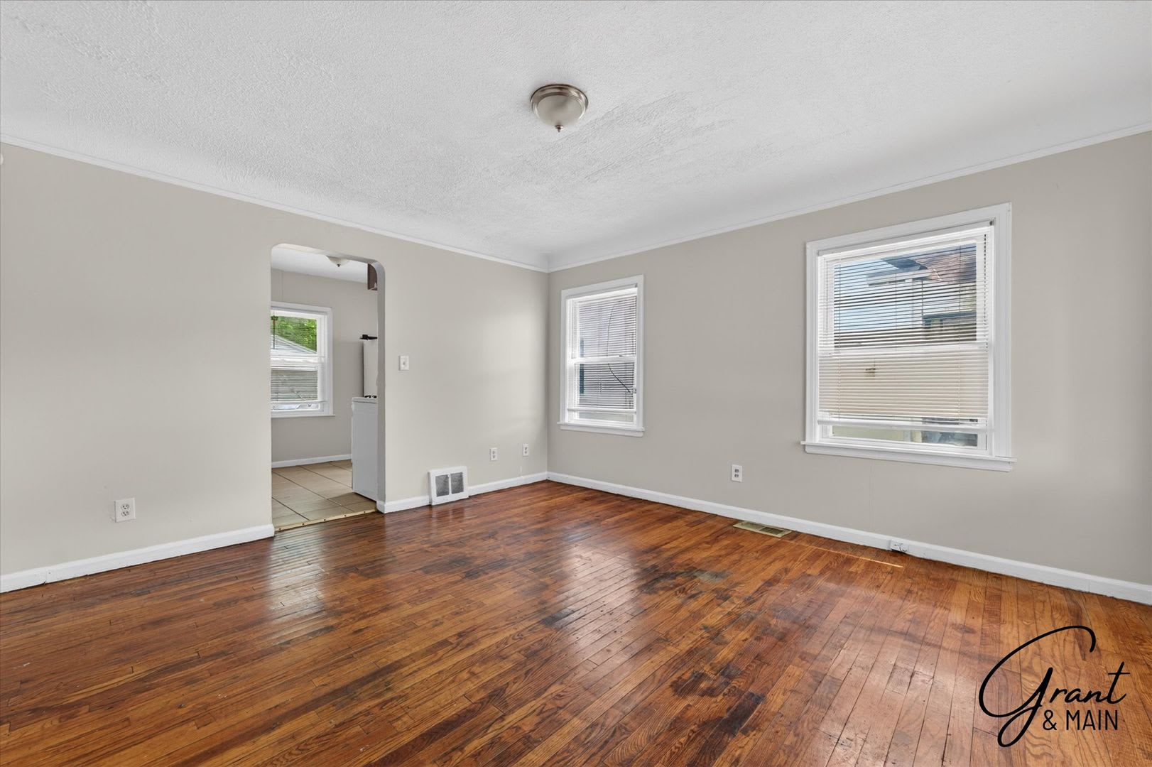 1200 2 Bedroom Ranch – photo 2