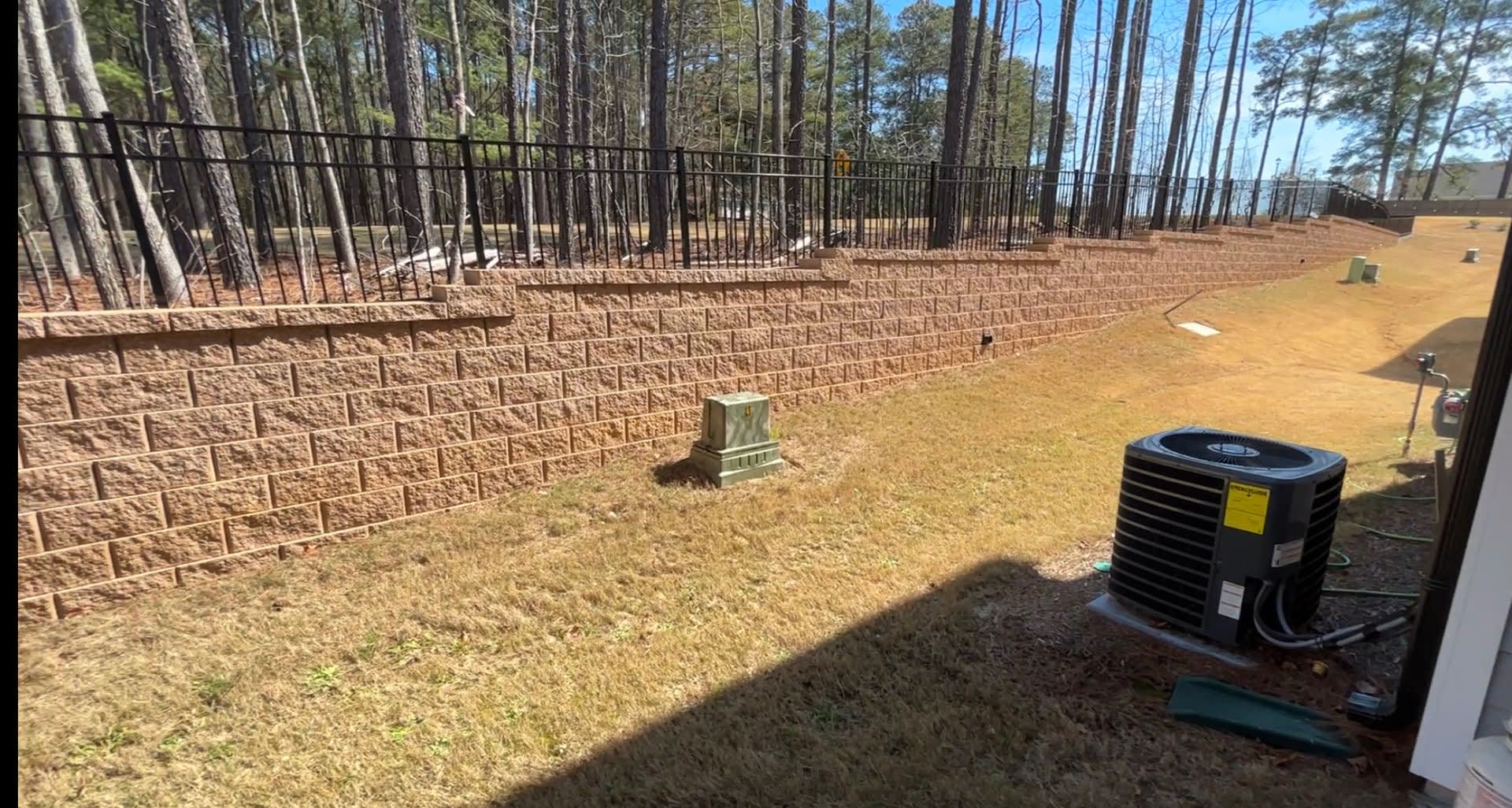 Room In 4 Bedroom Townhome At Clark Creek Ln – photo 2