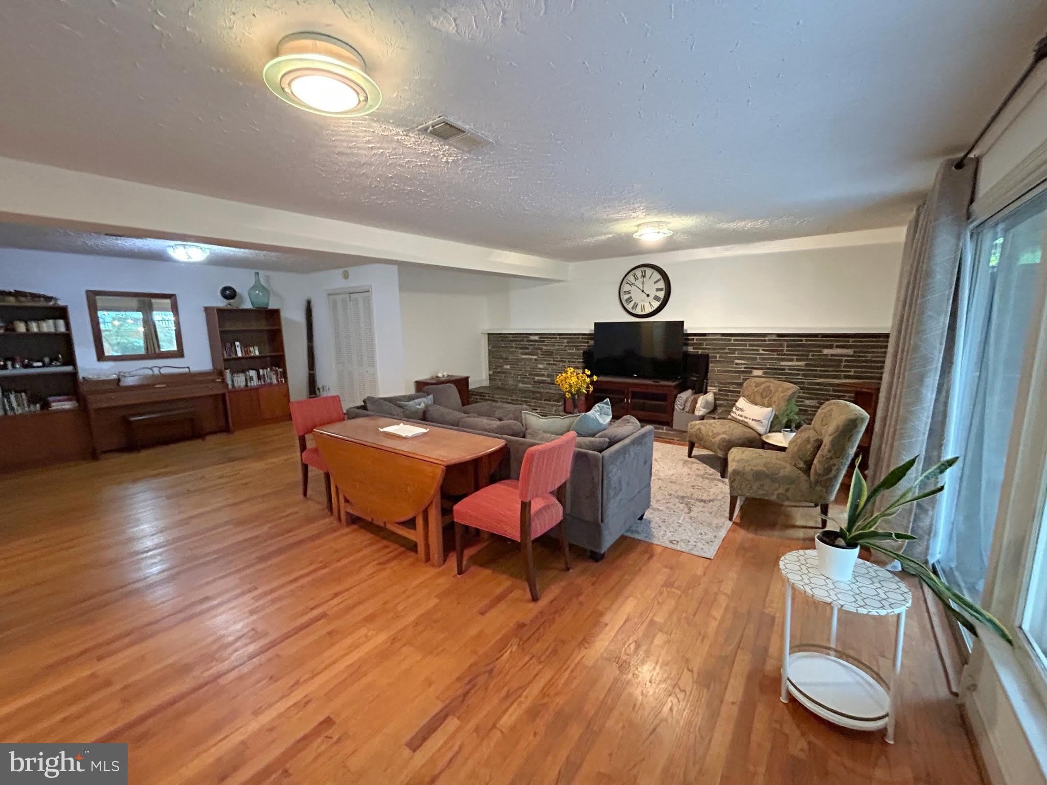 4018 N TAYLOR Street – photo 5