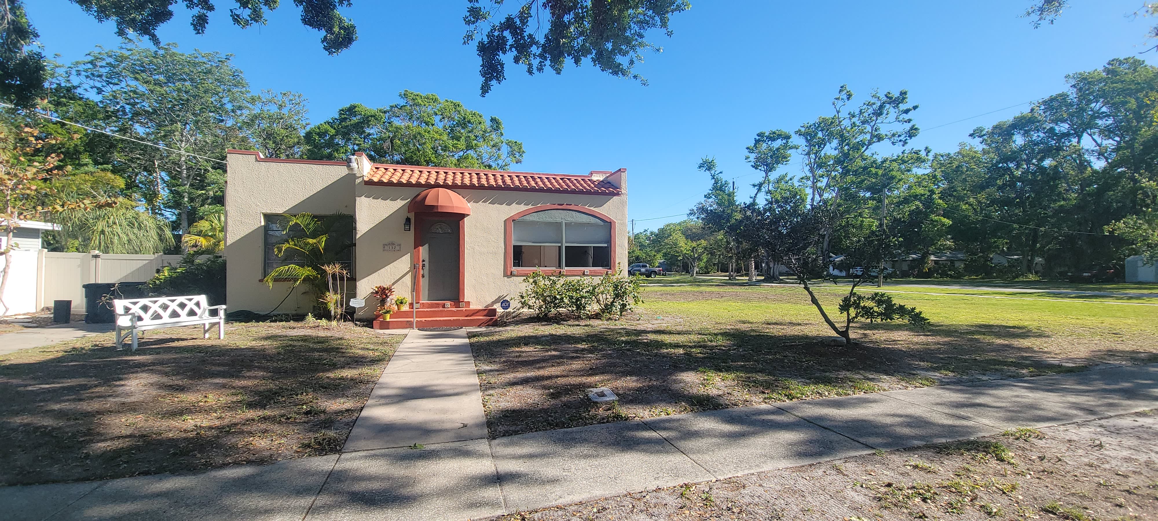 132 Arlington Ave W – photo 1