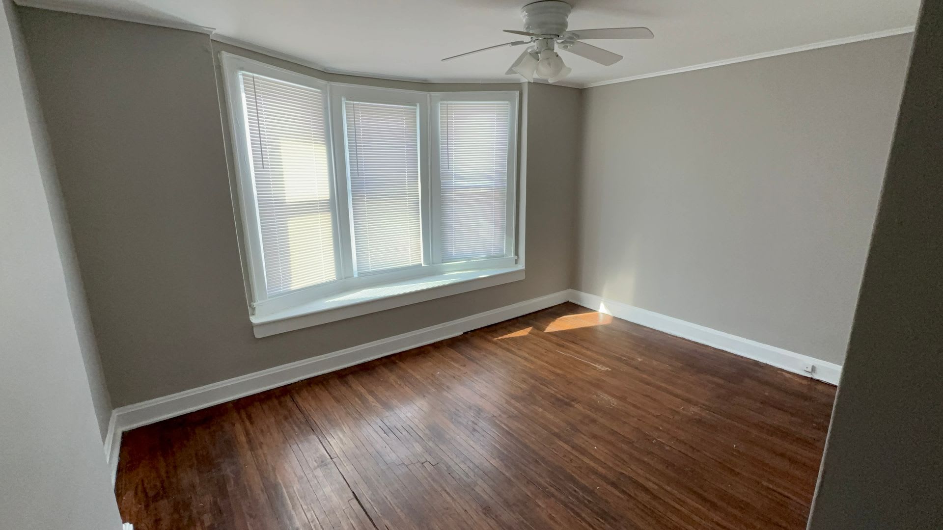 954 Heyl Ave. – photo 5