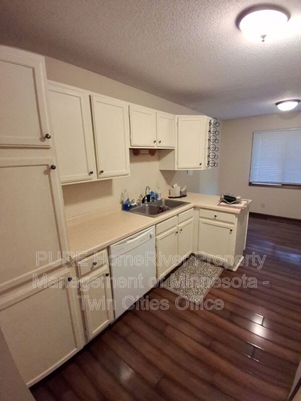 5231 Balmoral Ln – photo 4