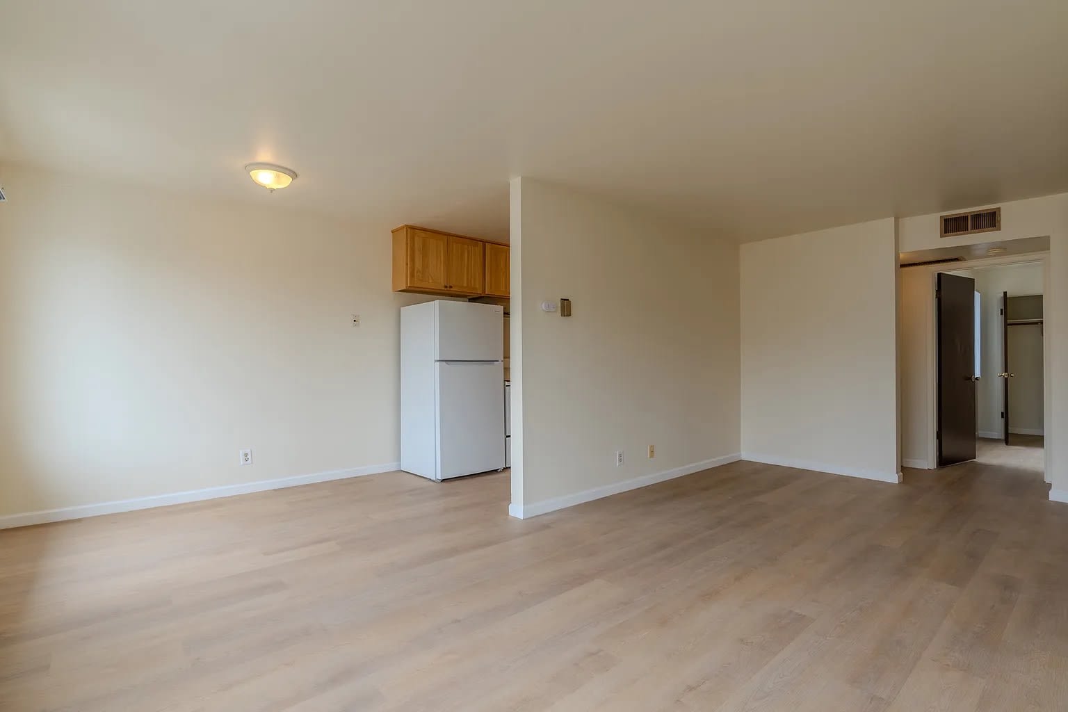 580 Lisbon St – photo 2