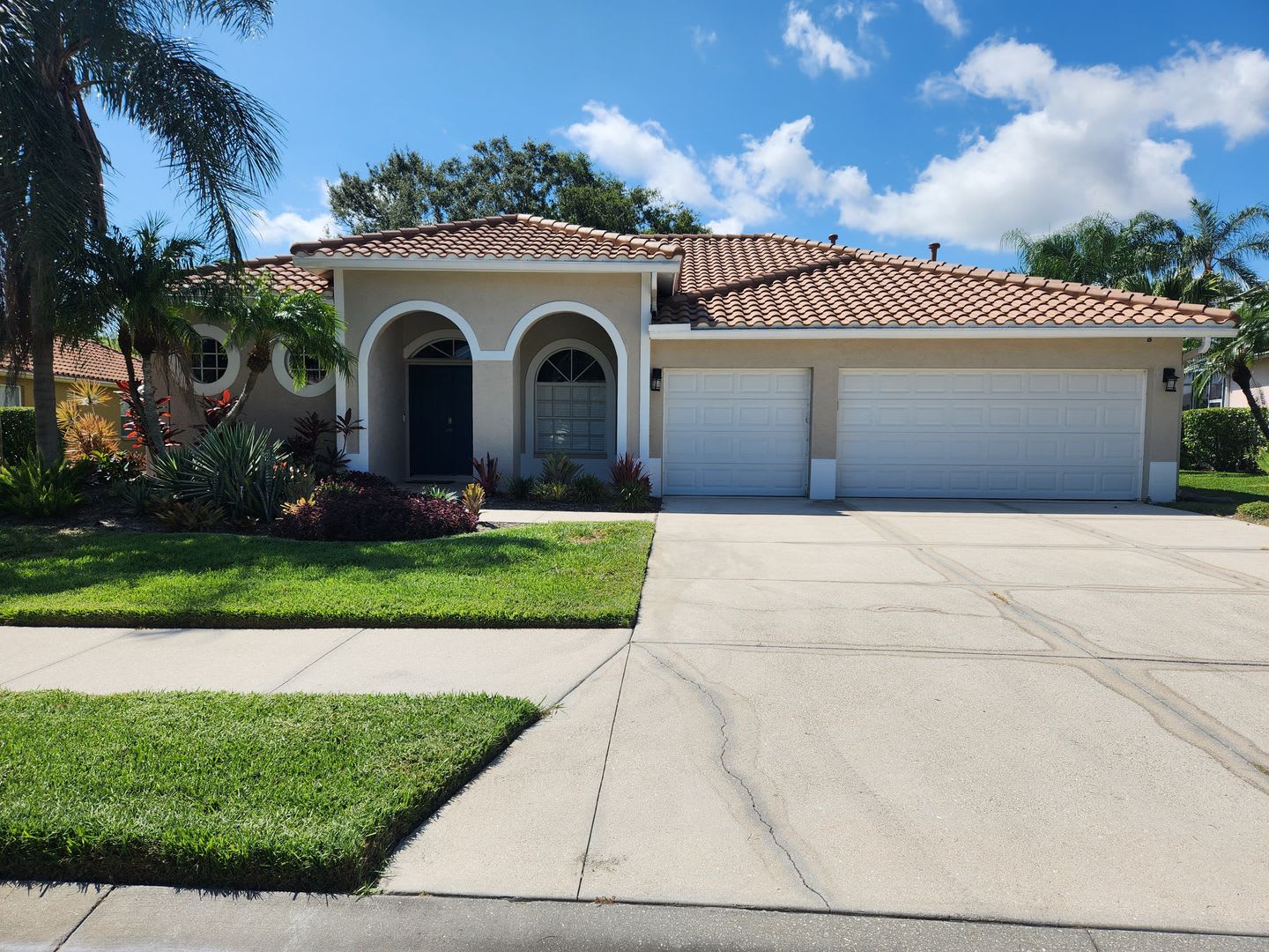 5274 Far Oak Circle – photo 1