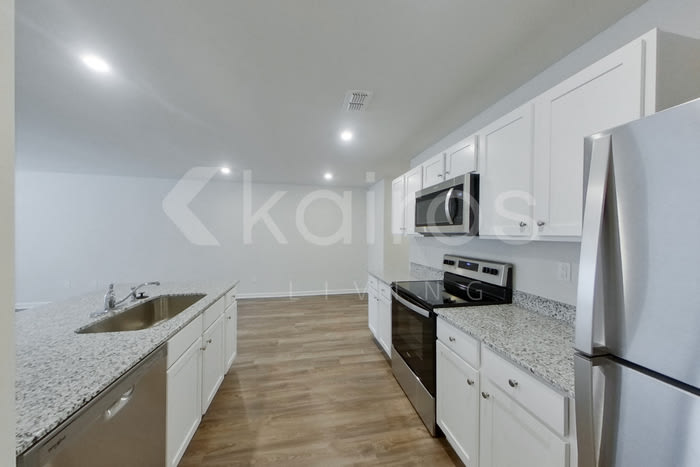 325 Ironwood Court – photo 4
