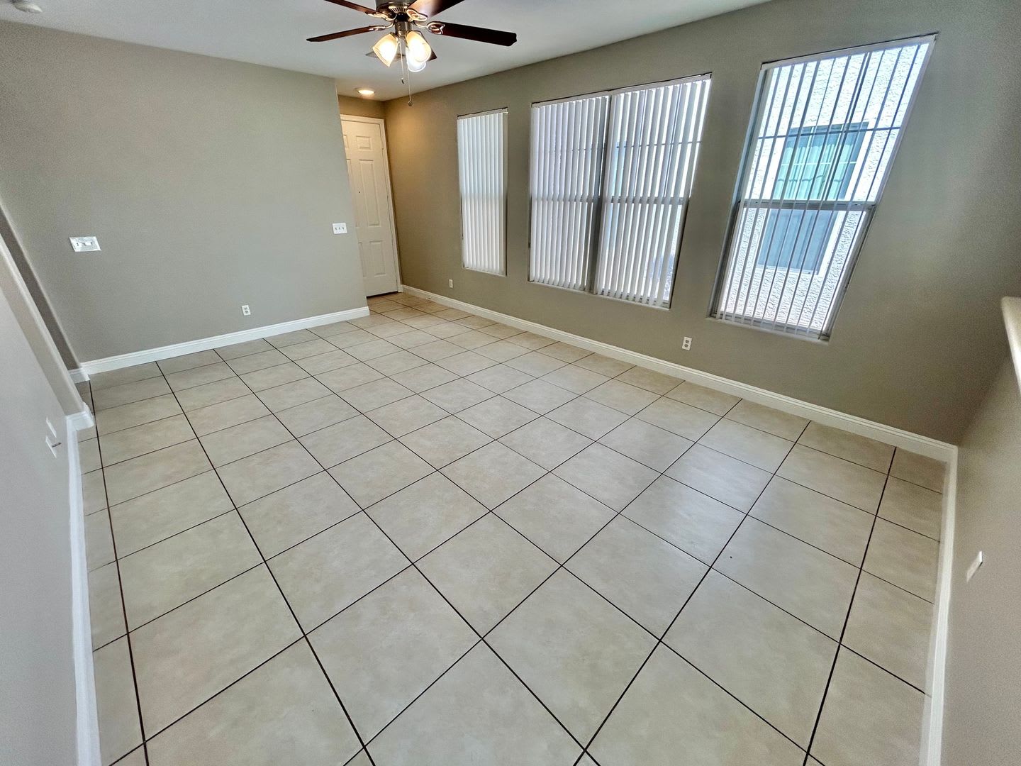 Charming 3-bedroom, single-story home in a secure gated community near Henderson – photo 3