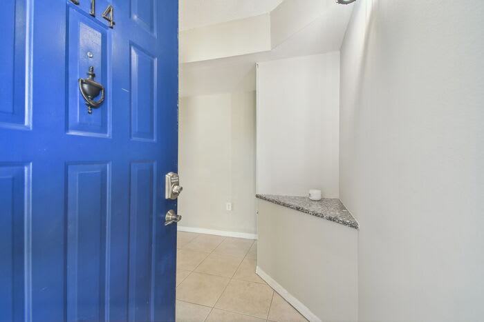 5557 Sea Forest Drive – photo 2