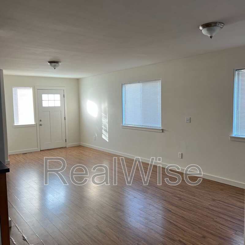 1214 SW 27th St – photo 4