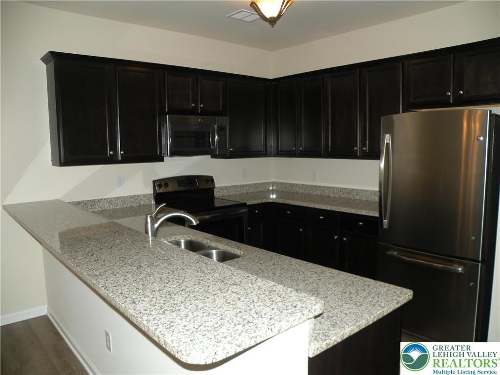 631 Linden Street – photo 2