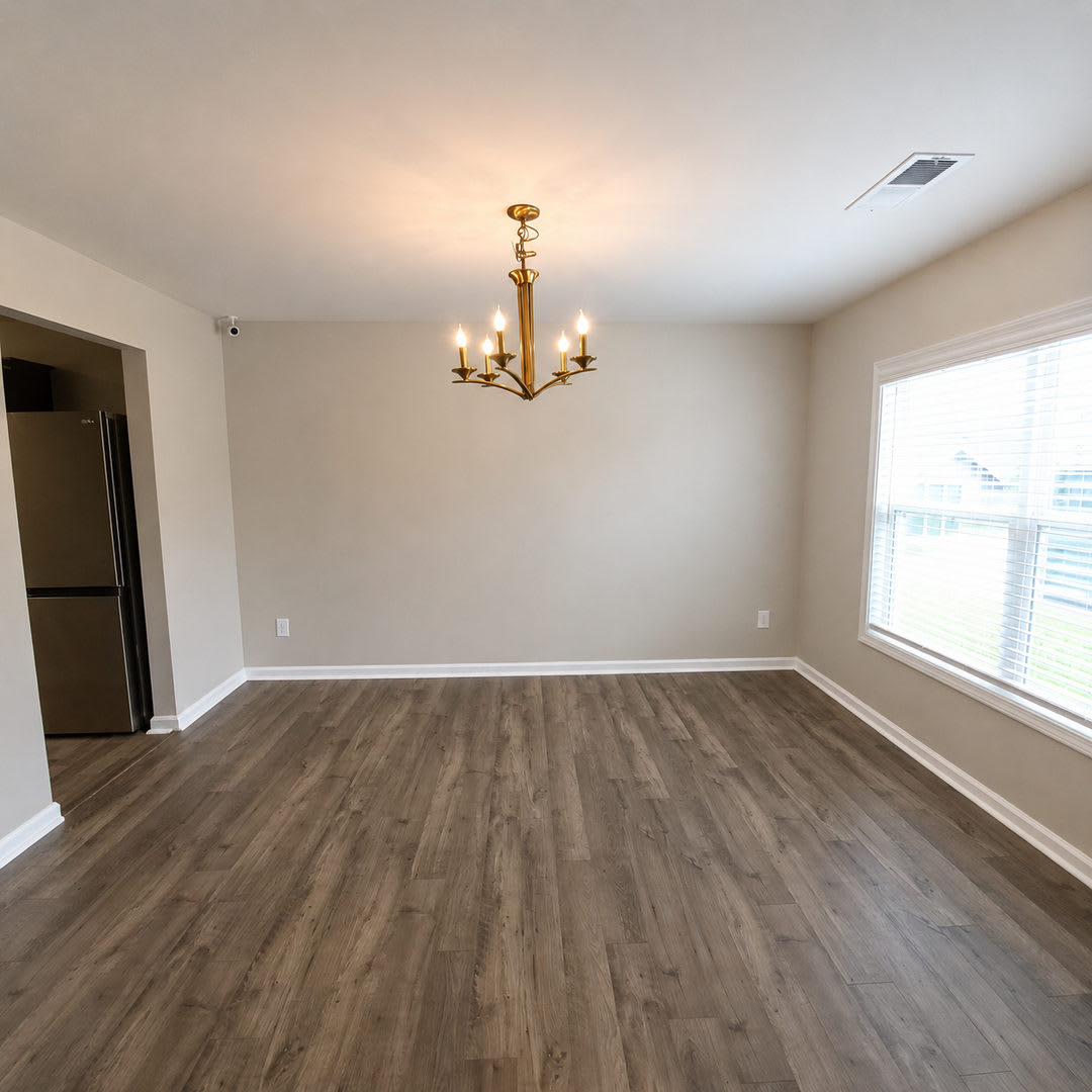 Spacious 4 Bedroom Home with Fenced Backyard & 2-Car Garage! – photo 4