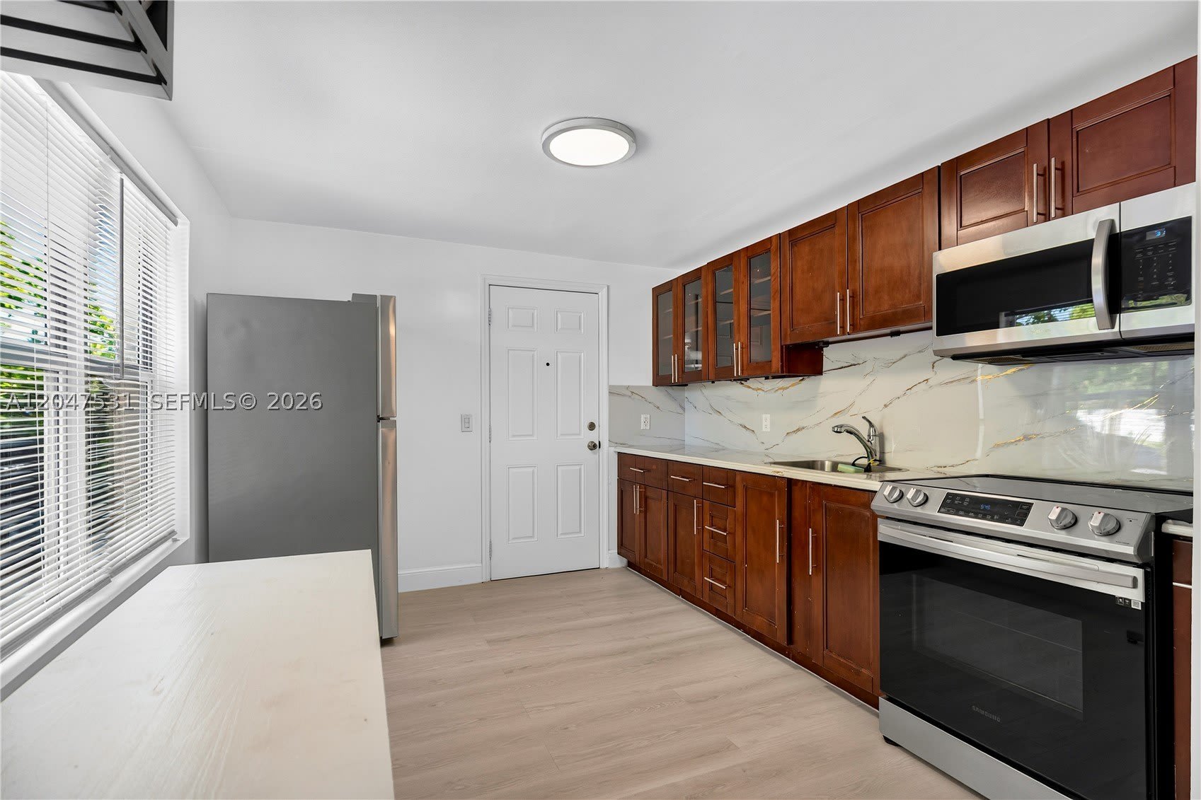 5800 Taylor St – photo 3