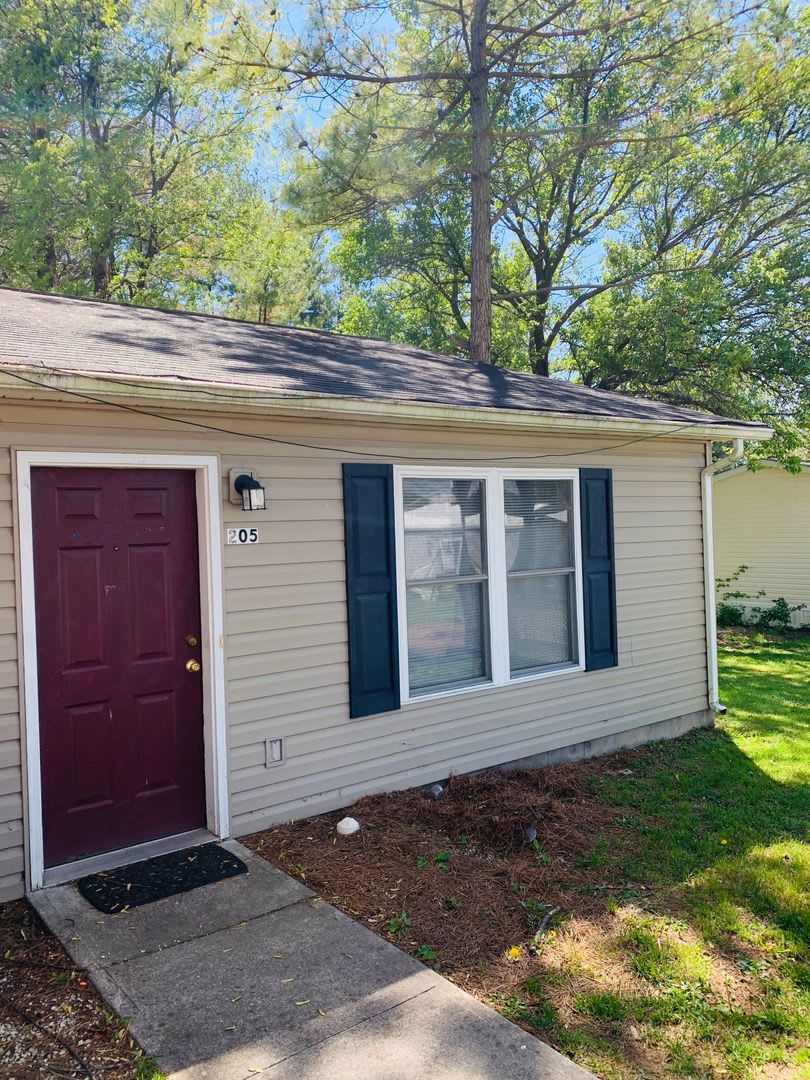 2 Bedroom 1 Bath Townhouse – photo 2