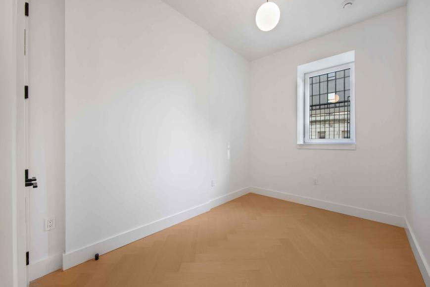 321 East 17th Street – photo 2