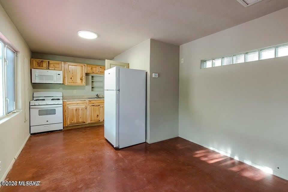 2110 E Water Street – photo 2