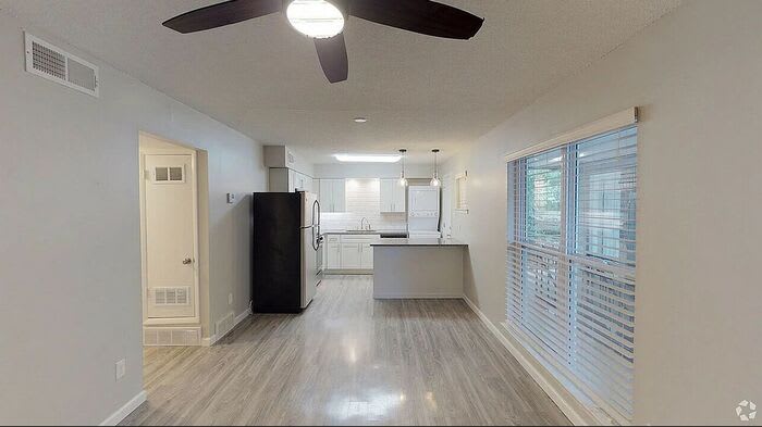 30 South Morrison Street – photo 2