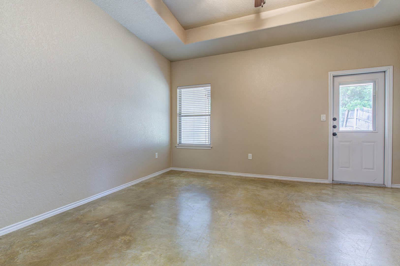 Nice 3 Bedroom Duplex located in New Braunfels! – photo 5