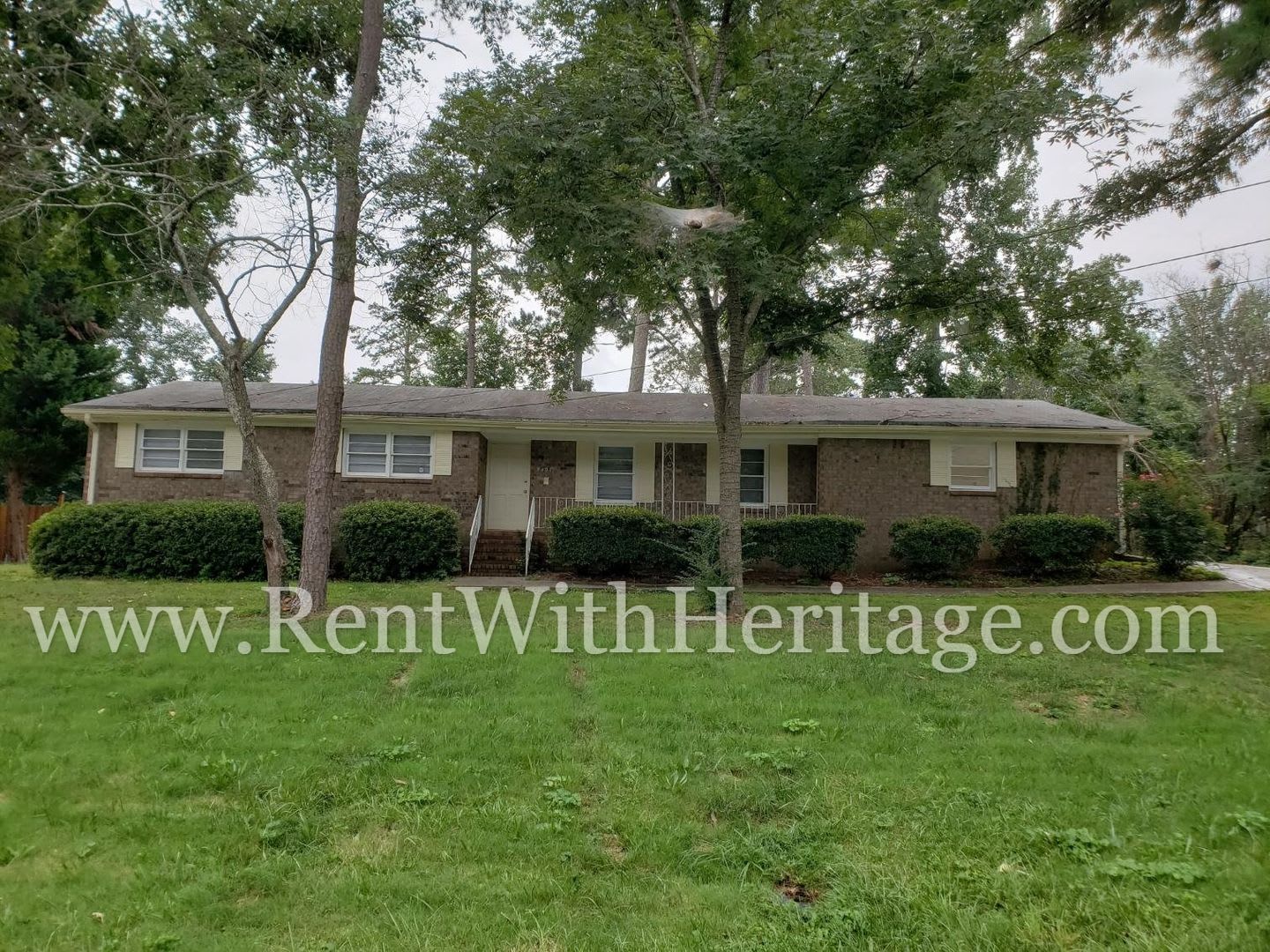 This Is A Wonderful Brick Ranch Style Home In A Great Neighborhood With Great Schools And Close To Everything Just Minutes From Arbor Place Mall – photo 5