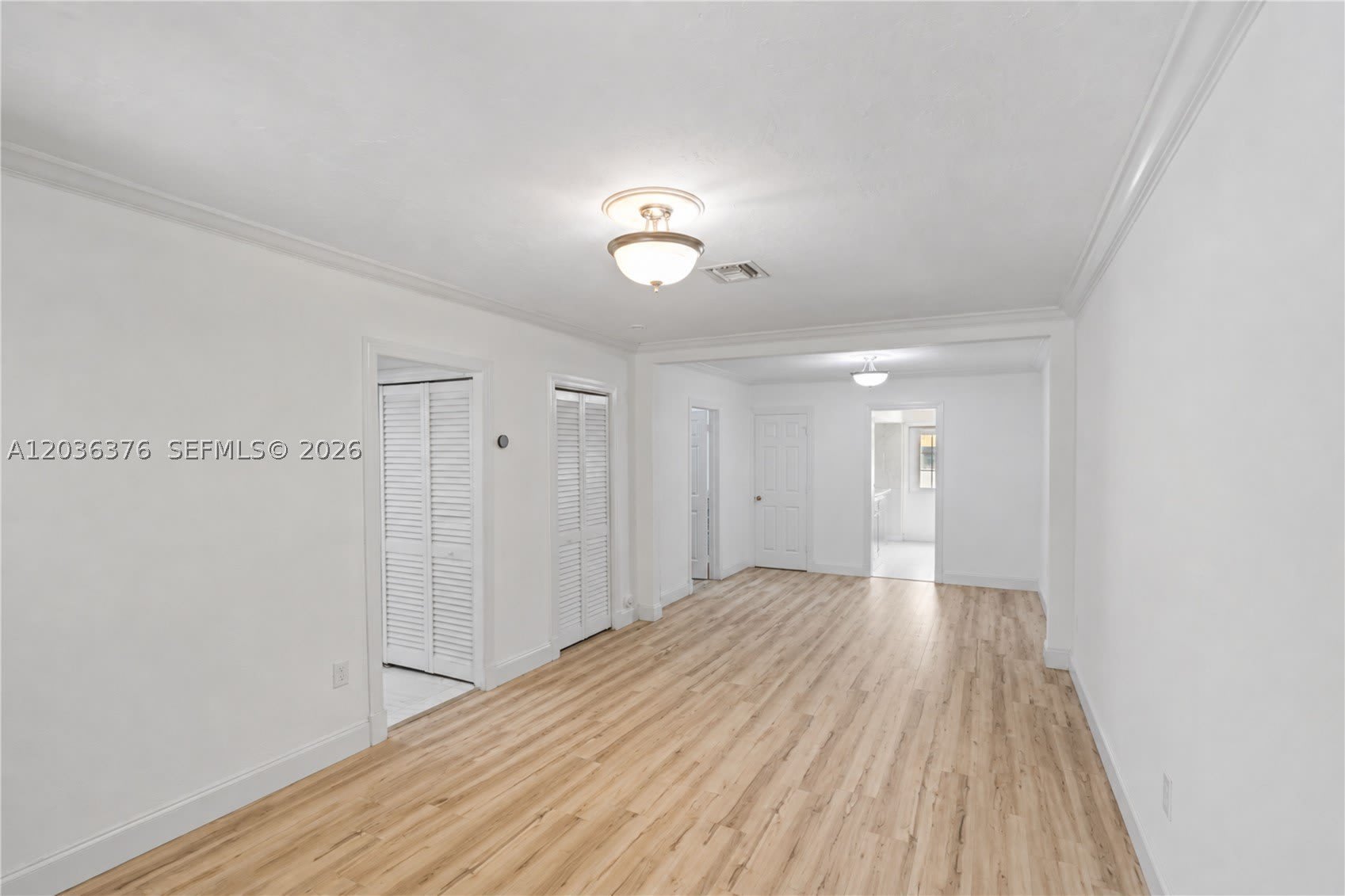 2530 SW 27th St – photo 4