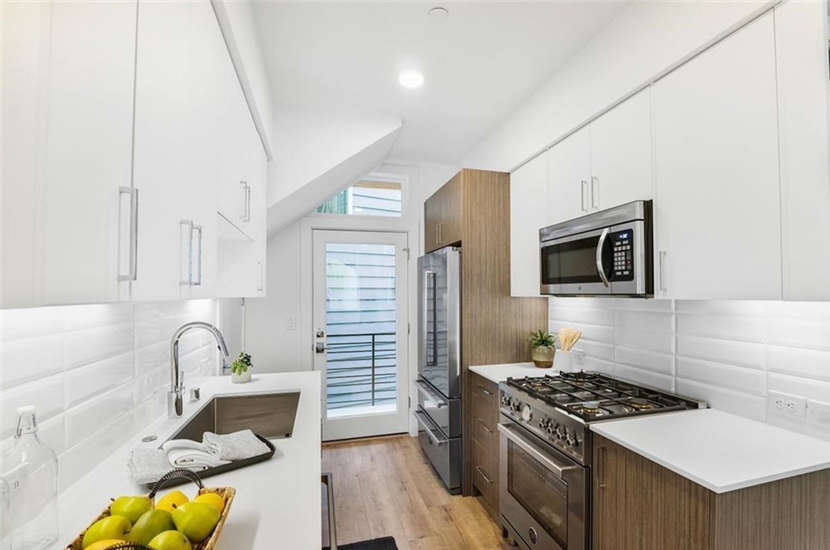 Chic Townhome At Green Lake – photo 5