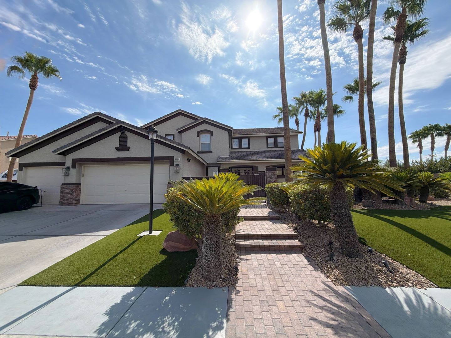 Luxury Home in Lone Mountain Classics – photo 3