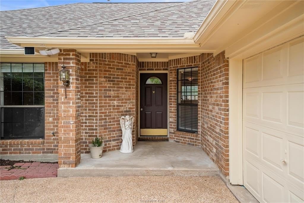 600 Coachlight Court – photo 4