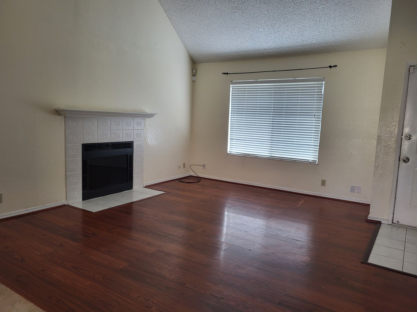 Move In Special 500 Off First Month S Rent Charming 2 Story – photo 4