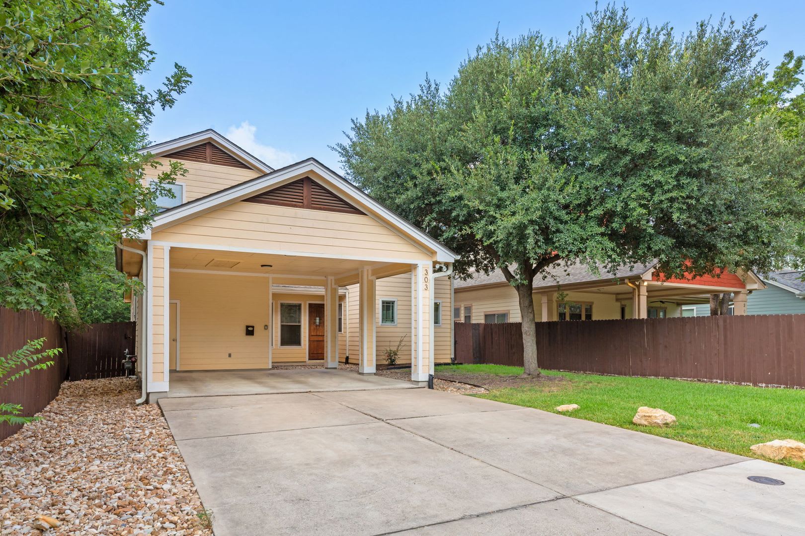 UT PRE-LEASE: Beautiful 6 BR / 4 BA North Loop Area, Mins to UT – photo 2