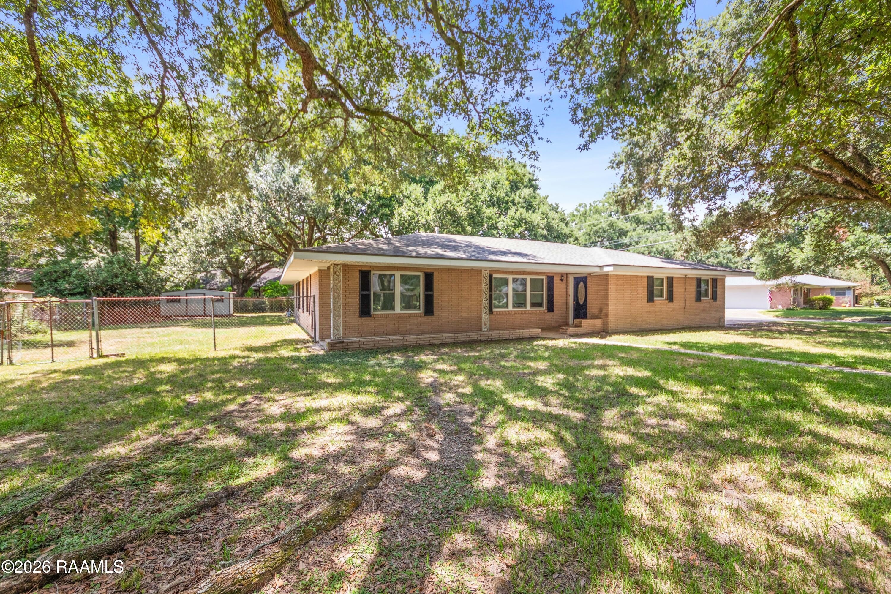200 Stephanie Avenue – photo 2