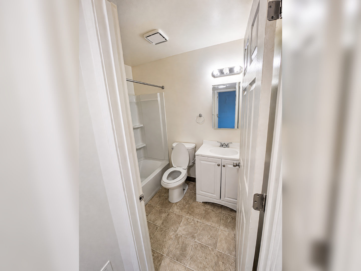 550 Riverside Dr – photo 4