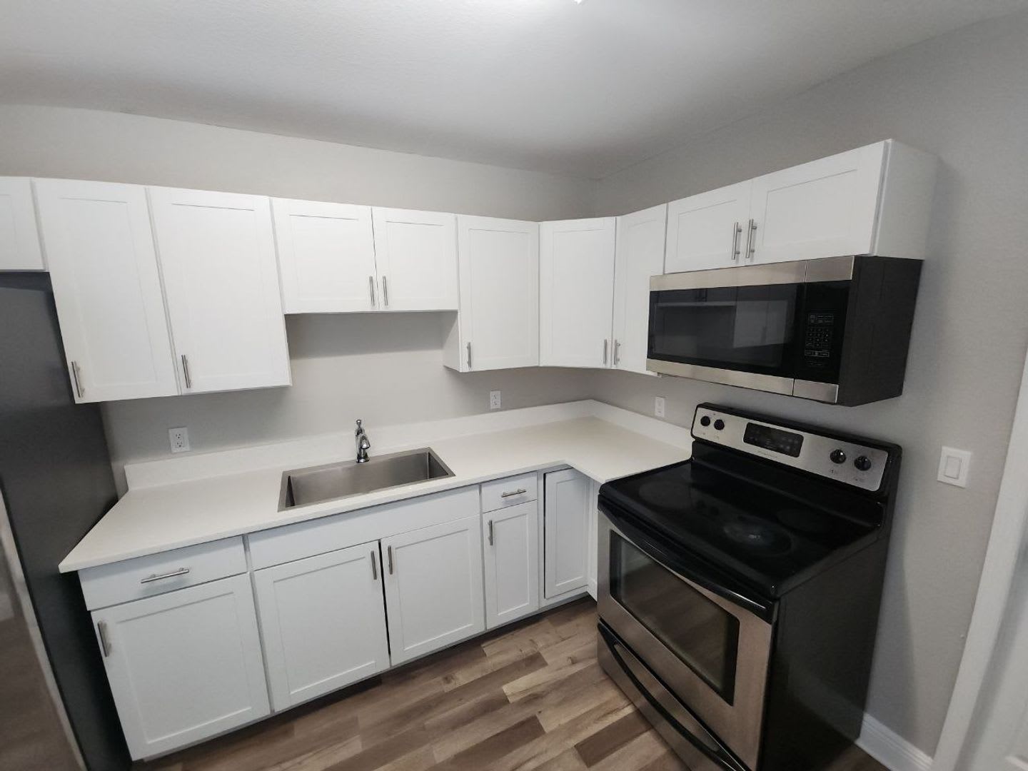 New Remodeled – photo 3