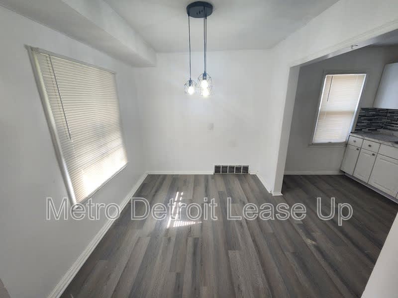 20110 Northlawn Street – photo 3