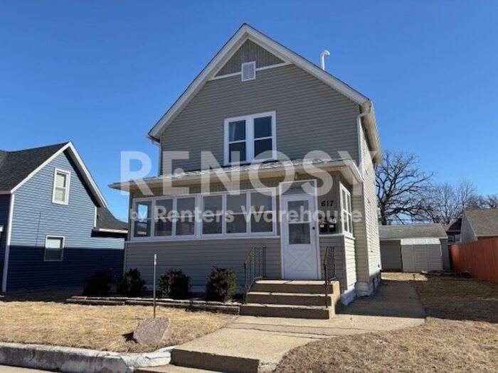 617 2nd Avenue South – photo 1
